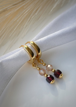 3 cm gold-plated, faceted hoop earrings