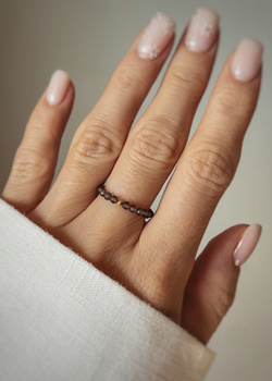 Elastic ring with natural lapis lazuli stones and pearl