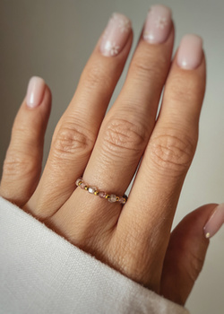 Elastic ring with natural lapis lazuli stones and pearl