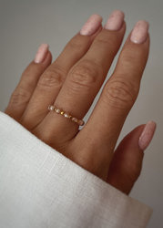 Elastic ring with champagne cubic zirconia